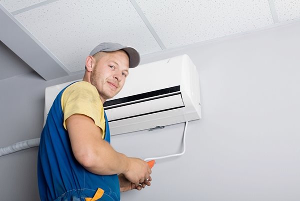 Có thể tự lắp máy lạnh ở nhà được không?