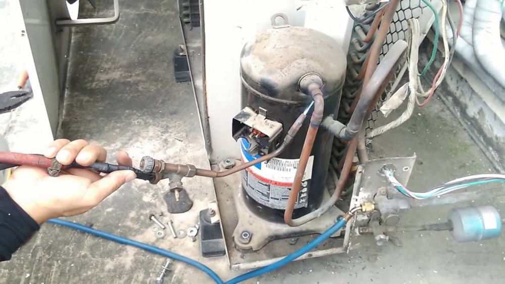 Báng giá vệ sinh và thay gas máy lạnh tại Điện máy XANH