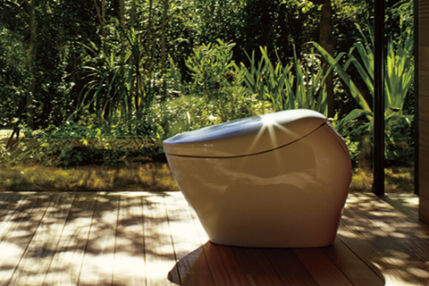 Có một siêu phẩm bồn cầu thông minh không cần giấy vệ sinh mang tên Washlet
