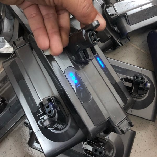 Thay pin máy hút bụi Dyson ở đâu