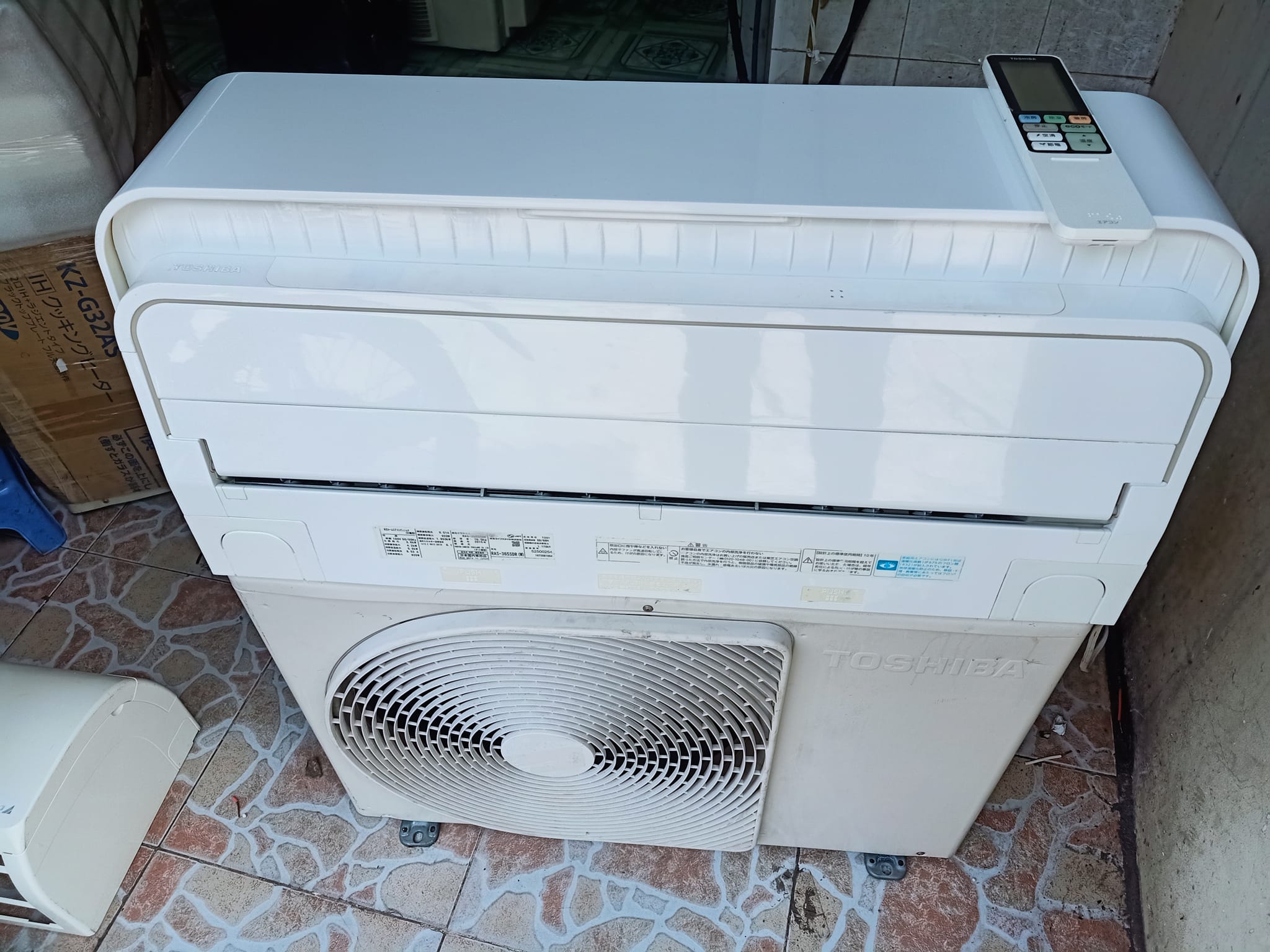 Máy lạnh cũ TOSHIBA 2 HP inverter Plasma Ion